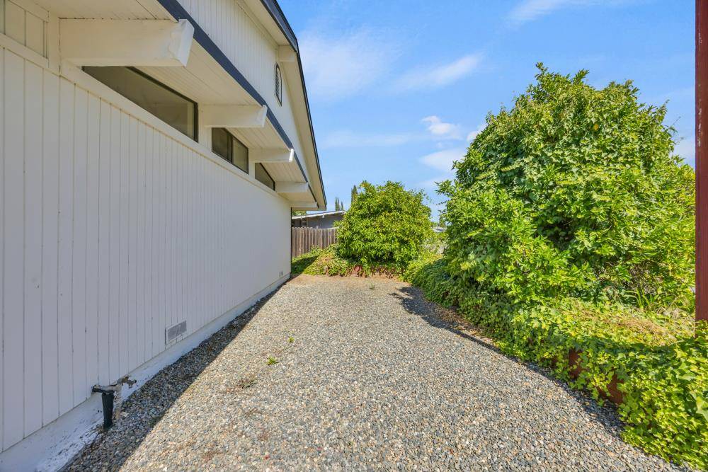 Rancho Cordova, CA 95670,10225 Los Palos DR