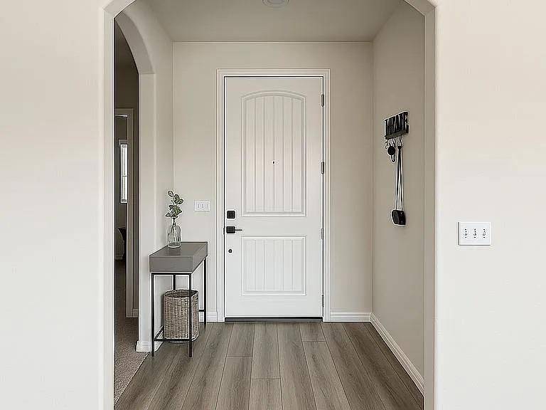 Bakersfield, CA 93306,9828 Old Wood