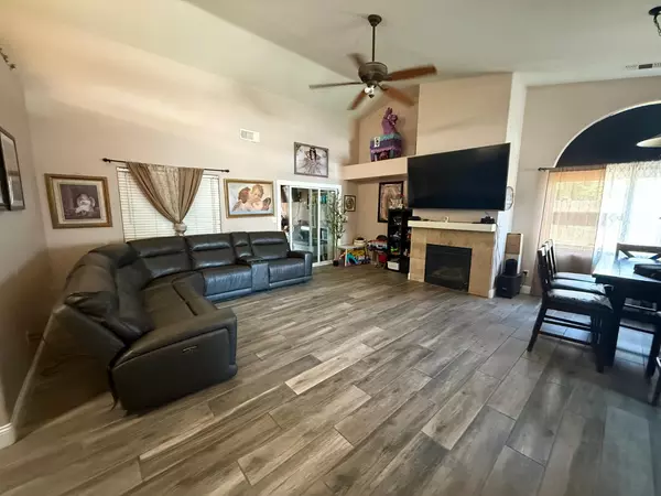 Los Banos, CA 93635,749 Rhone CT