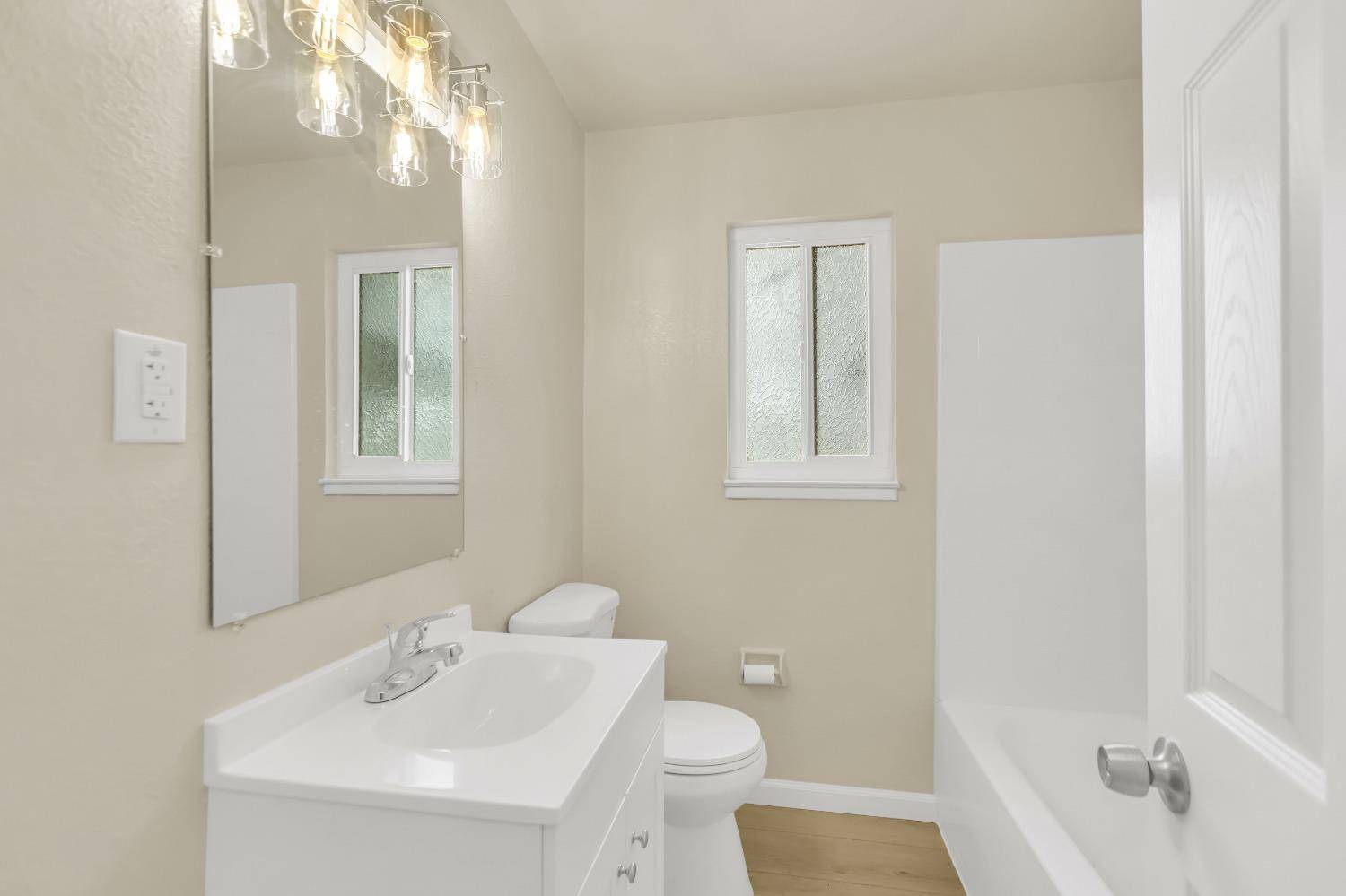 Sacramento, CA 95828,6404 Aliso WAY