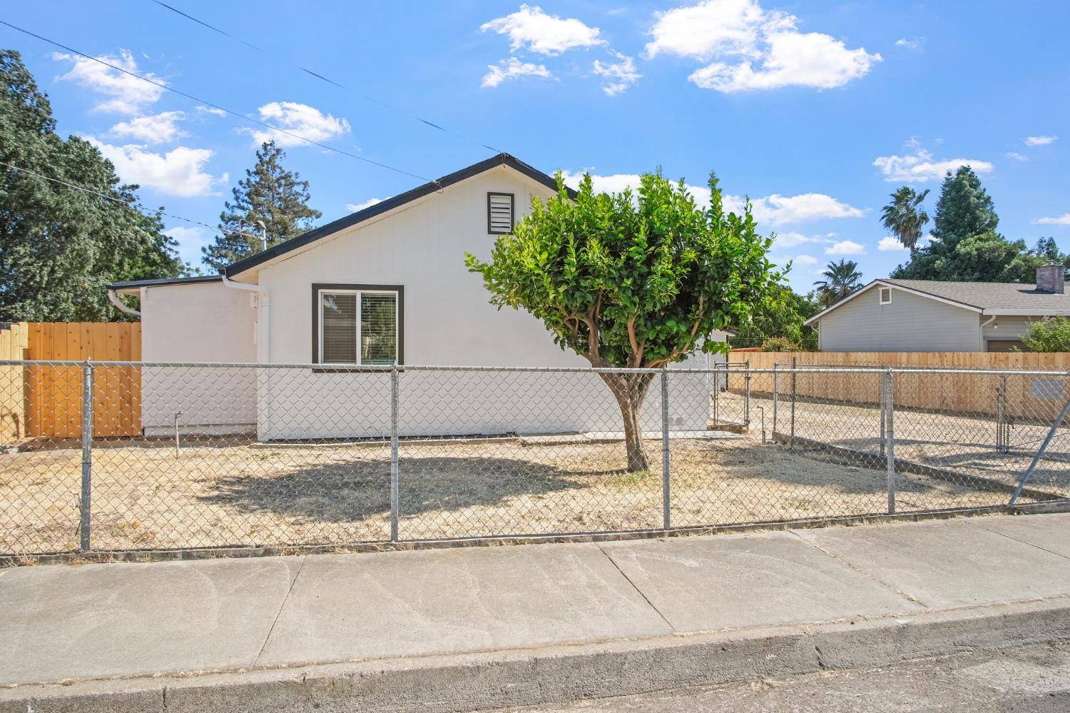 Riverbank, CA 95367,3742 Iowa AVE