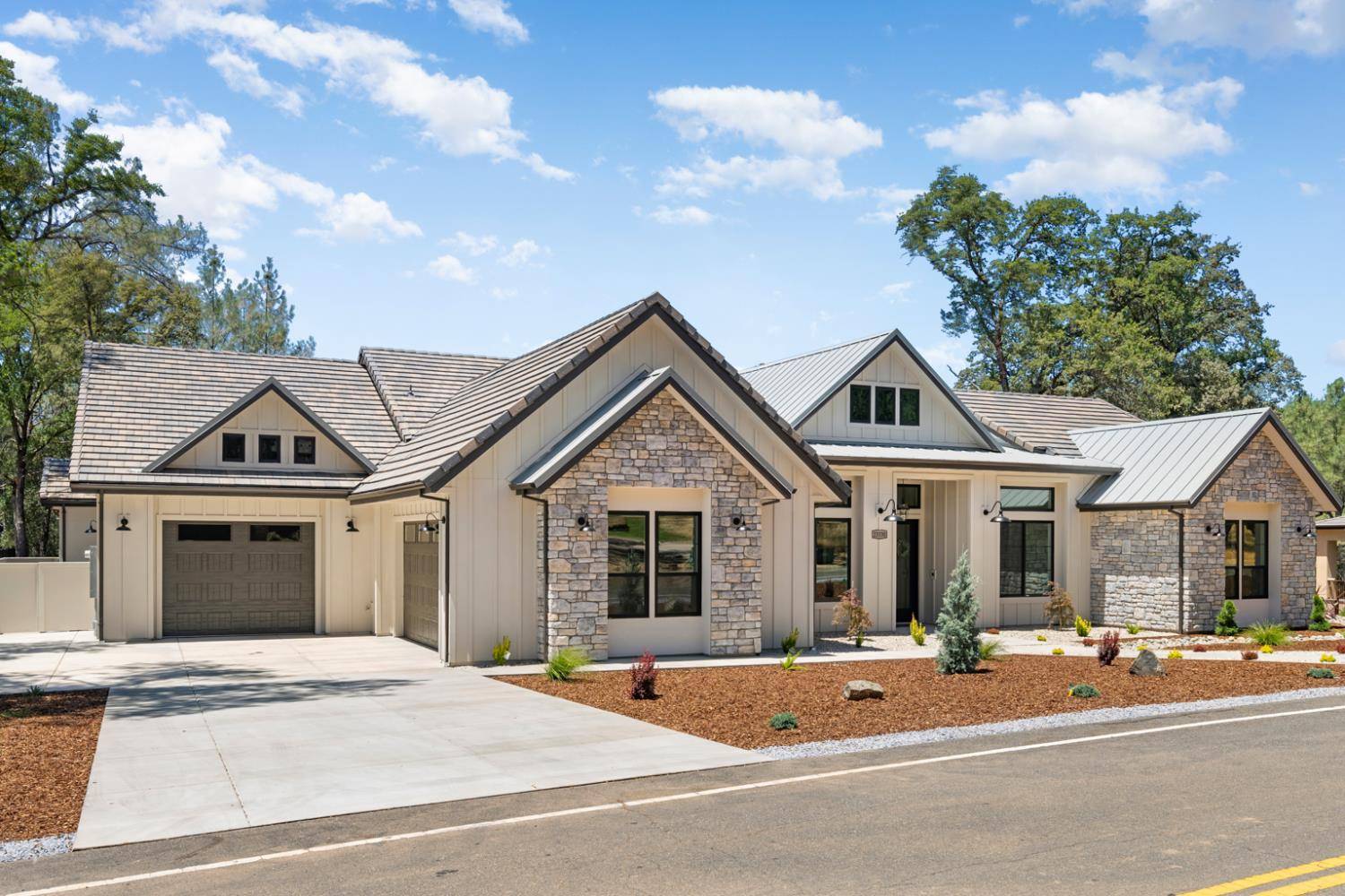 Auburn, CA 95602,23330 Darkhorse DR