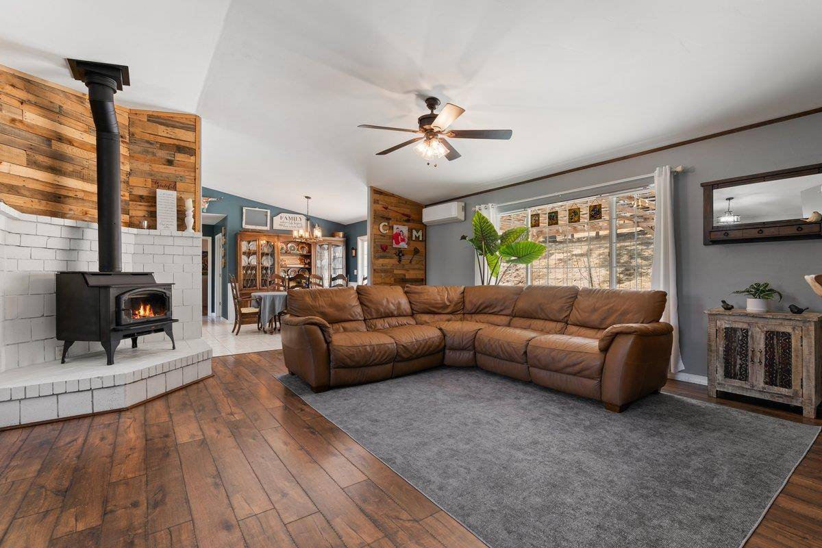 Smartsville, CA 95977,8319 Creek WAY