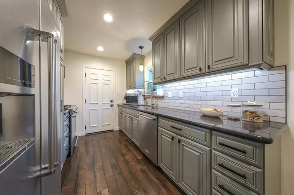 Davis, CA 95616,1412 Claremont DR