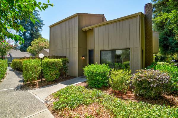 2251 Swarthmore DR, Sacramento, CA 95825