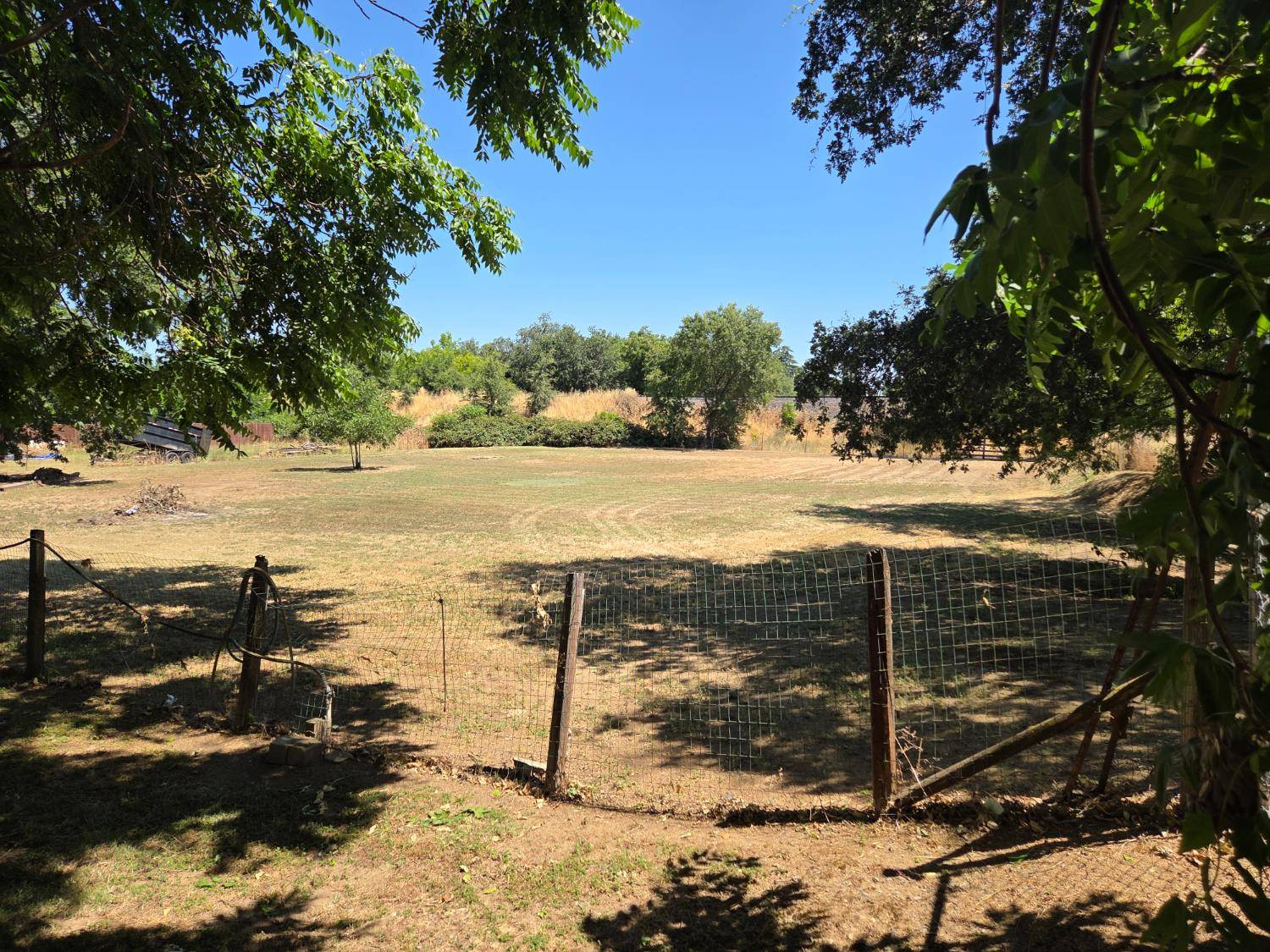 Olivehurst, CA 95961,5661 Arboga RD