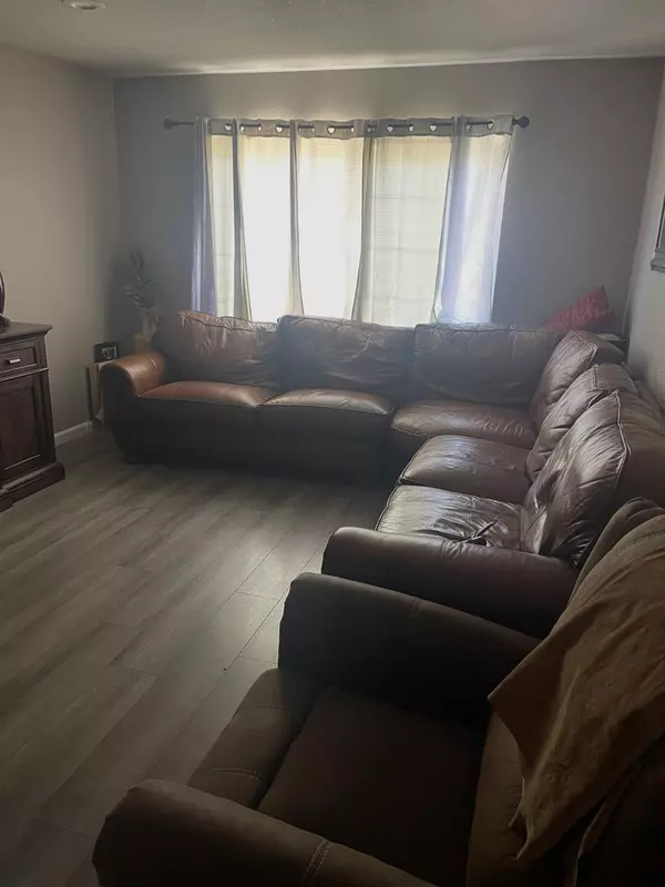 Sacramento, CA 95815,140 Lindley DR