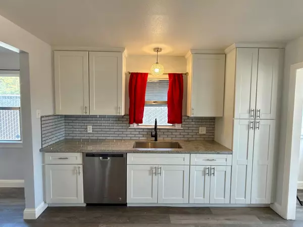 Turlock, CA 95380,741 N Broadway