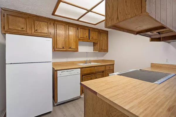 Sacramento, CA 95841,5828 Palm AVE