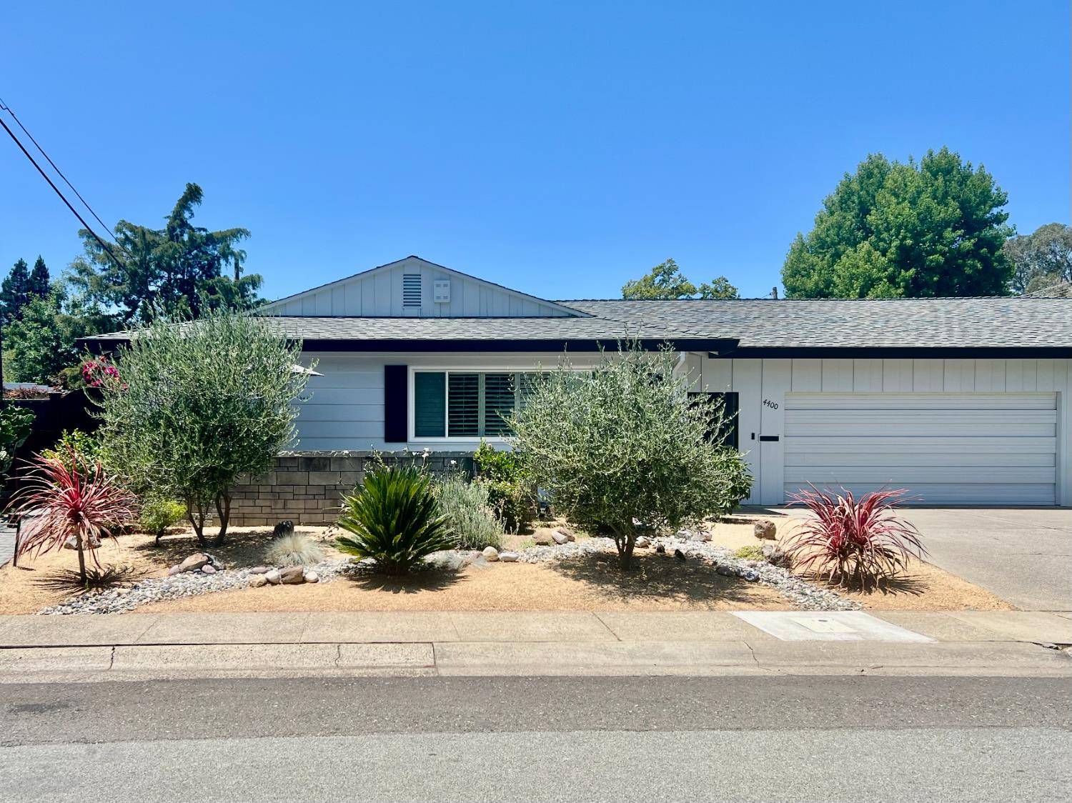 Sacramento, CA 95822,4400 Capri WAY