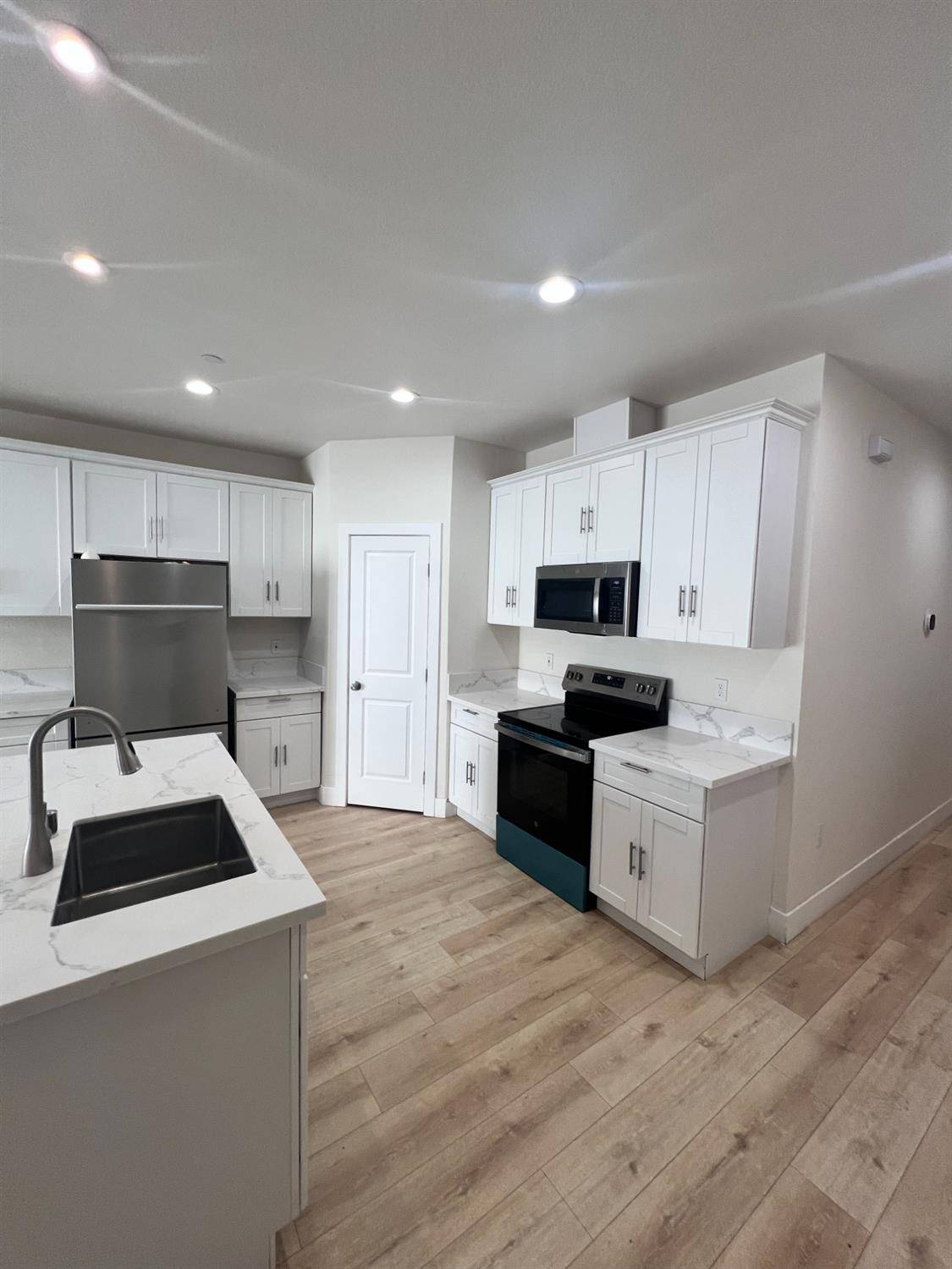 Sacramento, CA 95815,2400 Knoll ST