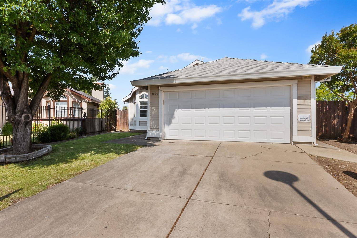 Sacramento, CA 95823,3820 Cleardale WAY