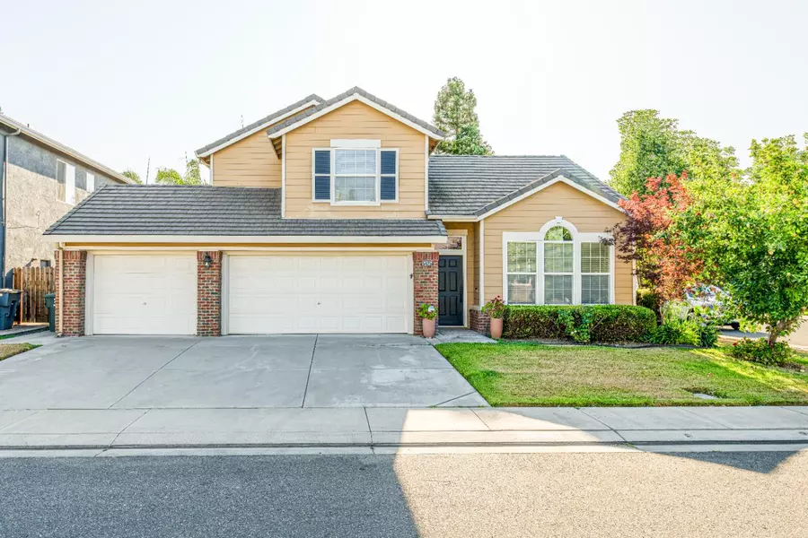 5425 Spur ST, Riverbank, CA 95367