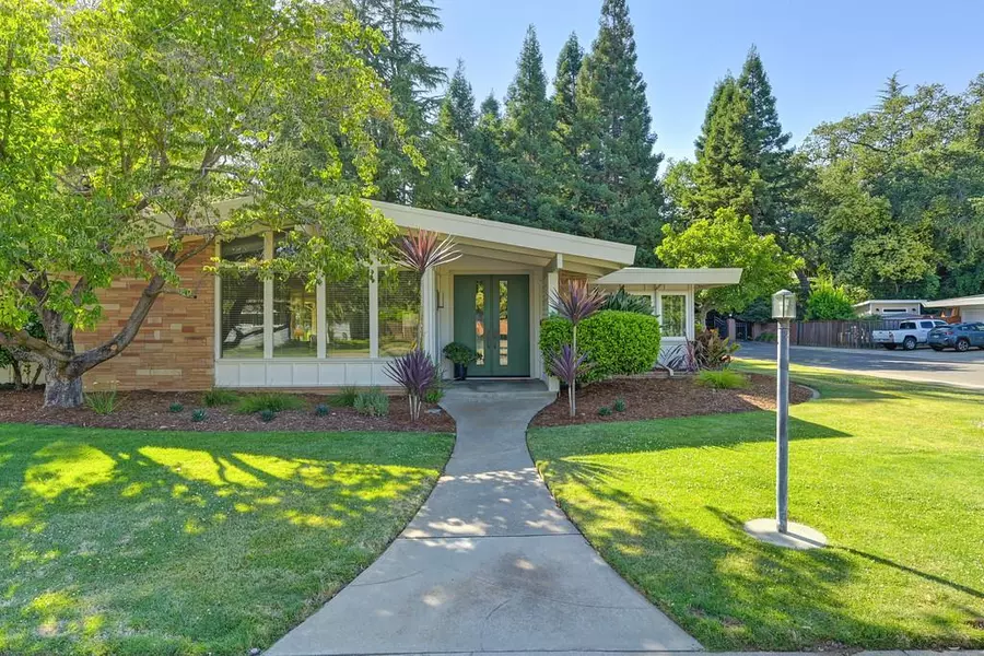 1807 Lambeth WAY, Carmichael, CA 95608