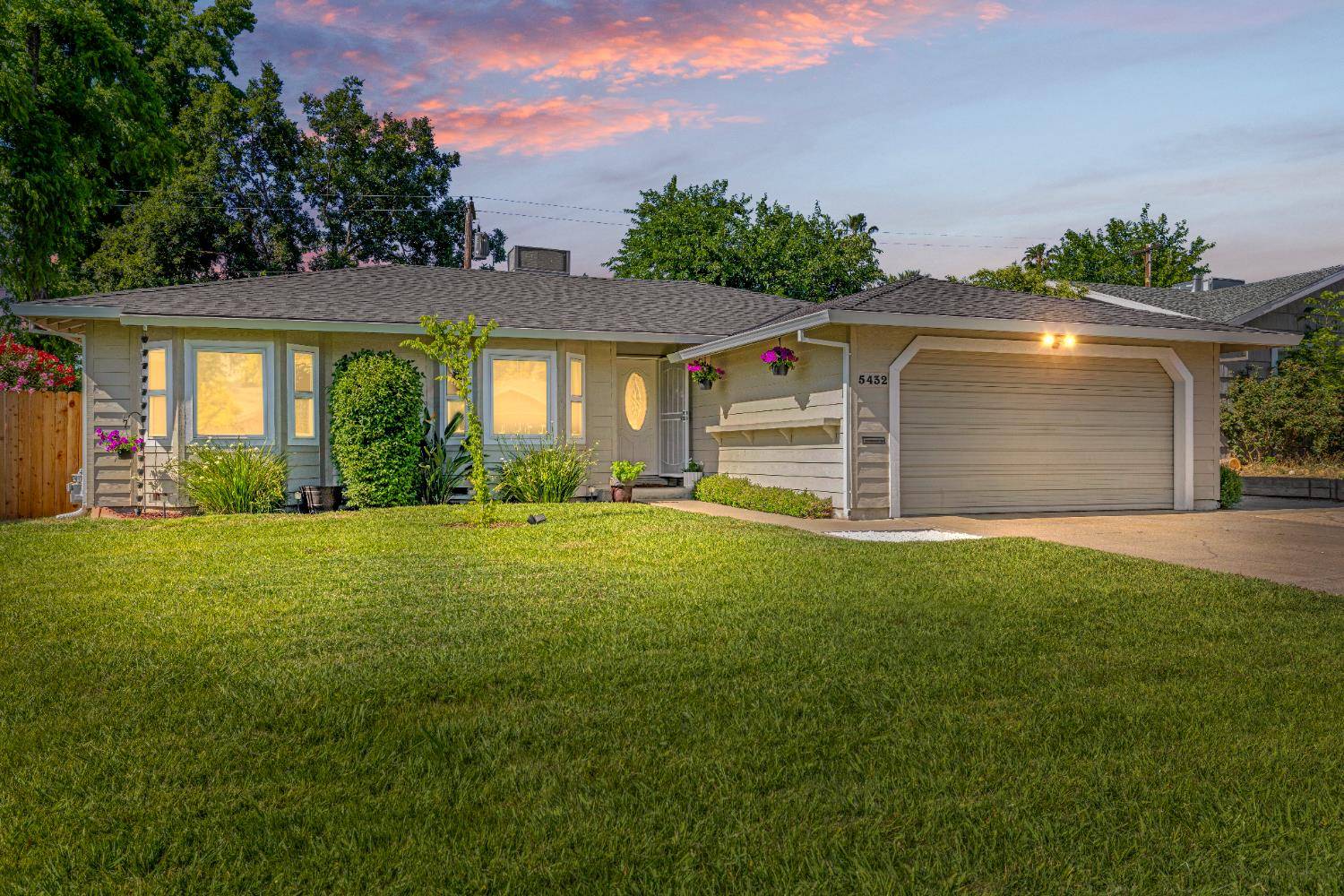 5432 Hesper WAY, Carmichael, CA 95608