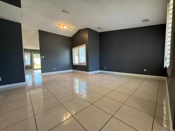 Citrus Heights, CA 95621,7329 Amsterdam AVE