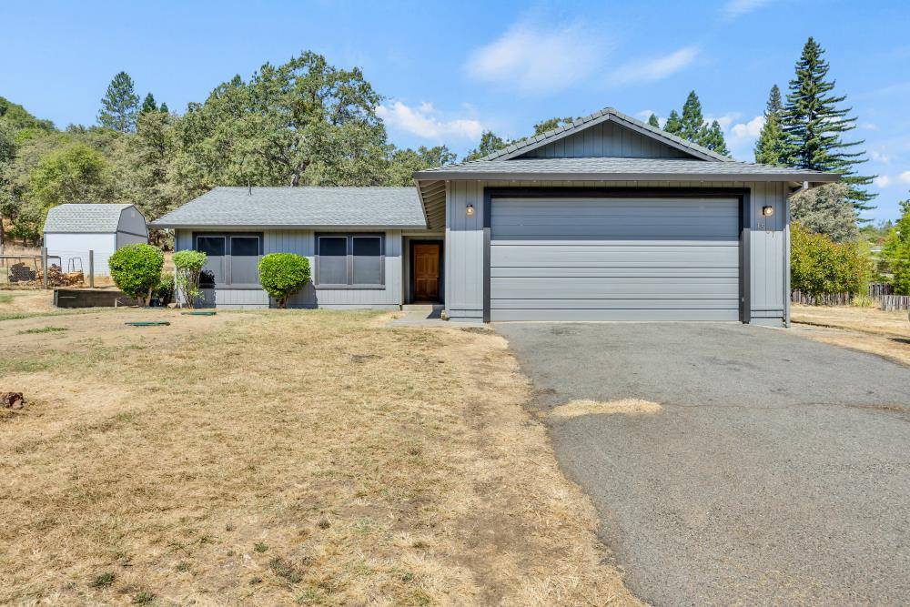 1587 American River TRL, Cool, CA 95614