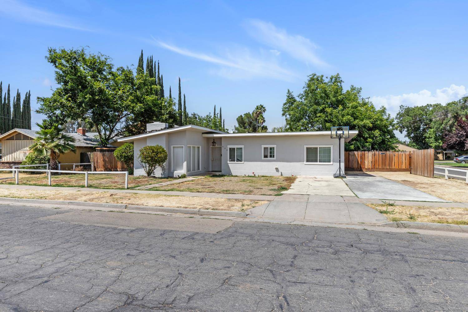 Merced, CA 95340,889 E E 23rd street