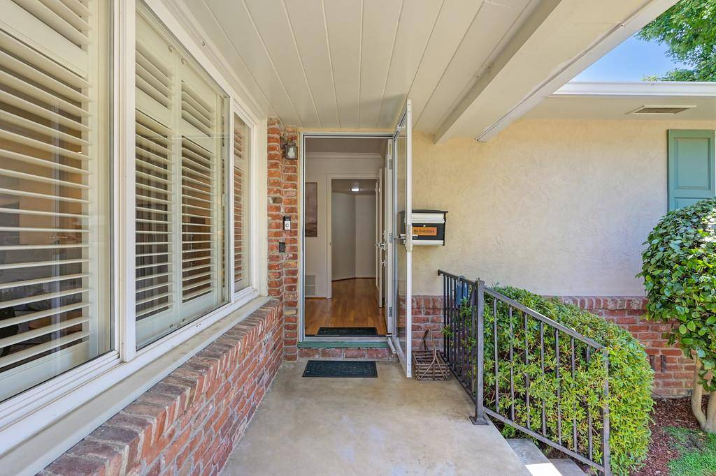 Sacramento, CA 95819,5517 Monalee AVE