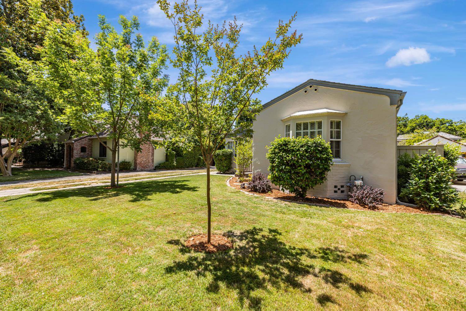 Sacramento, CA 95818,2748 14th ST