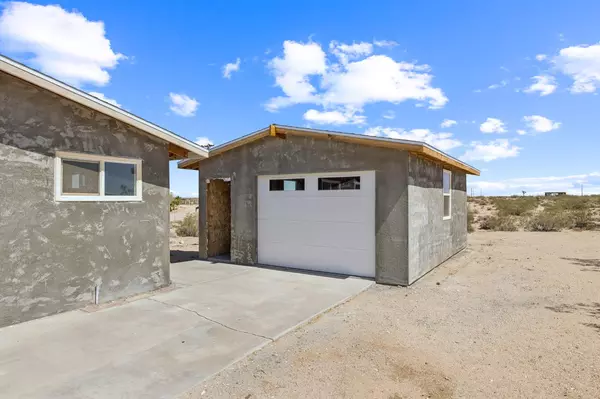 Joshua Tree, CA 92252,64515 Del Oro