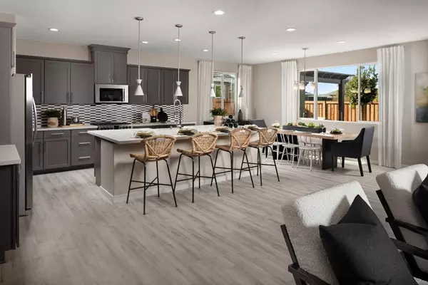 Lincoln, CA 95648,517 Hollywood WAY