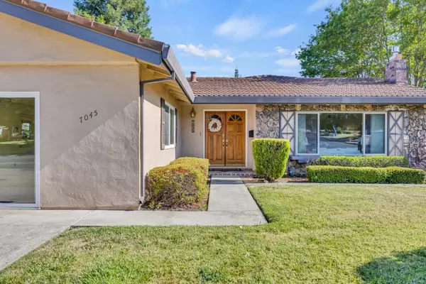 Orangevale, CA 95662,7045 Woodmore Oaks DR