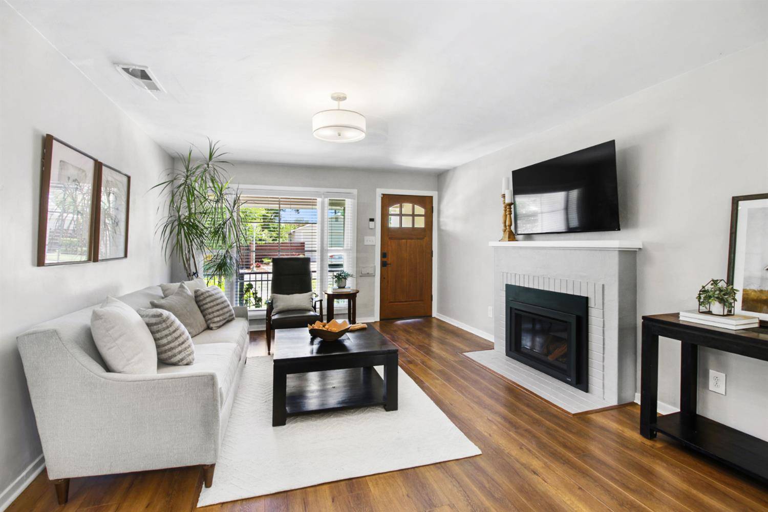 Sacramento, CA 95819,112 Fallon LN