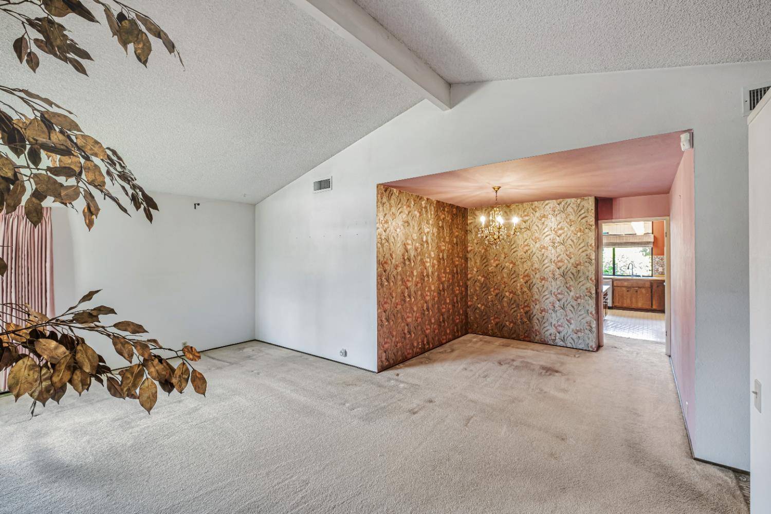 Carmichael, CA 95608,5474 Wildflower CIR