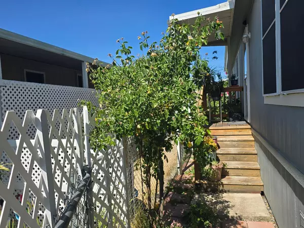 Sacramento, CA 95842,7405 Sylmar LN #186