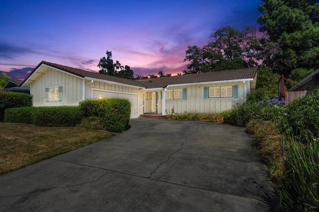 5621 White Fir WAY, Sacramento, CA 95841