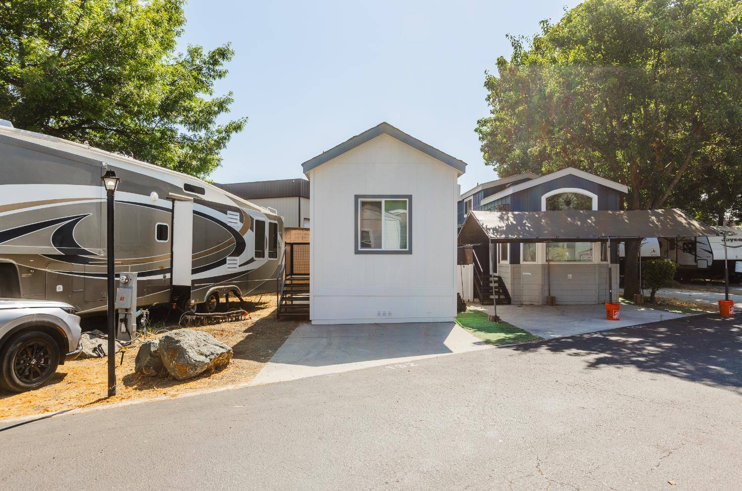 Gilroy, CA 95020,5878 Garlic Farms DR #132