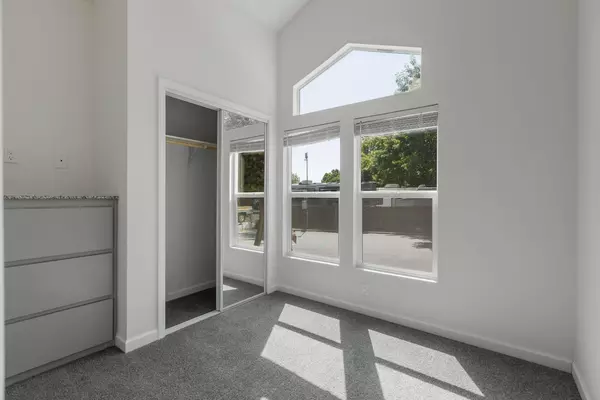 Gilroy, CA 95020,5878 Garlic Farms DR #153