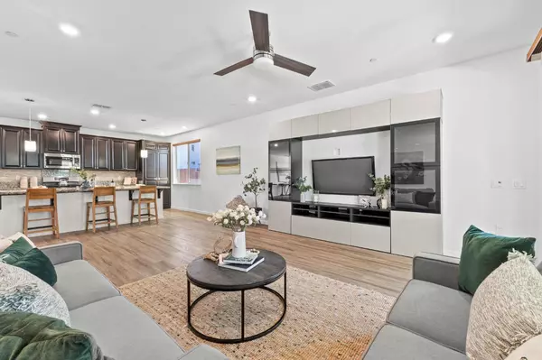 Sacramento, CA 95829,7514 Lingonberry WAY