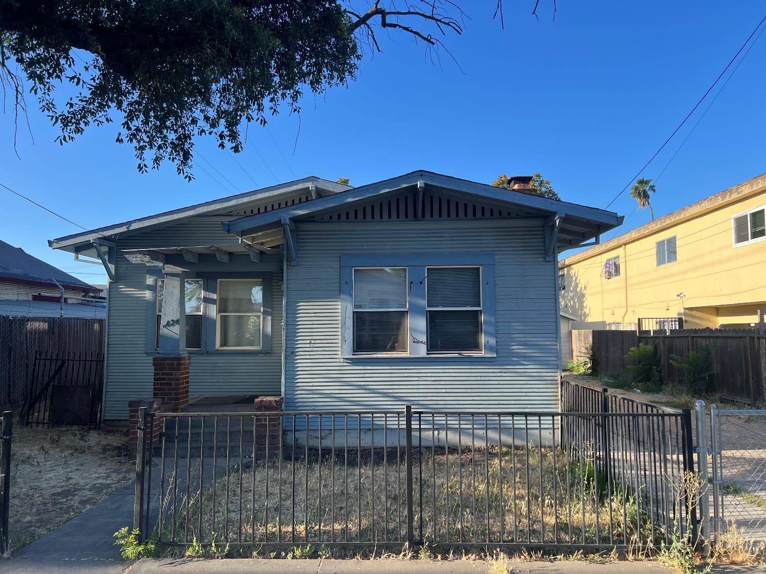 Stockton, CA 95205,1426 E Oak ST