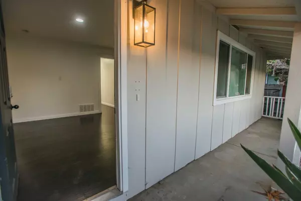 Sacramento, CA 95822,7559 Thorpe WAY