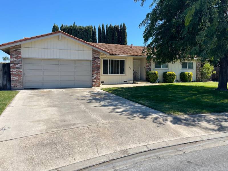 3400 Santos CT, Turlock, CA 95382