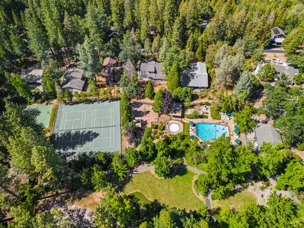 Murphys, CA 95247,207 Snowberry CT