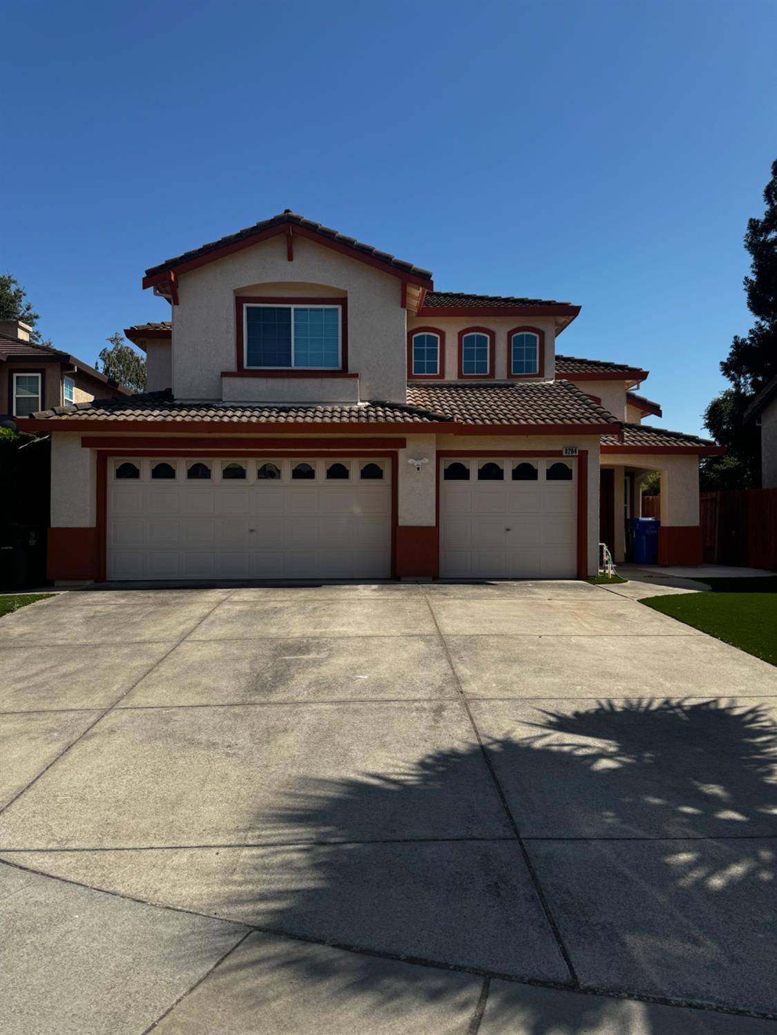 8284 Oakbark CT, Elk Grove, CA 95758