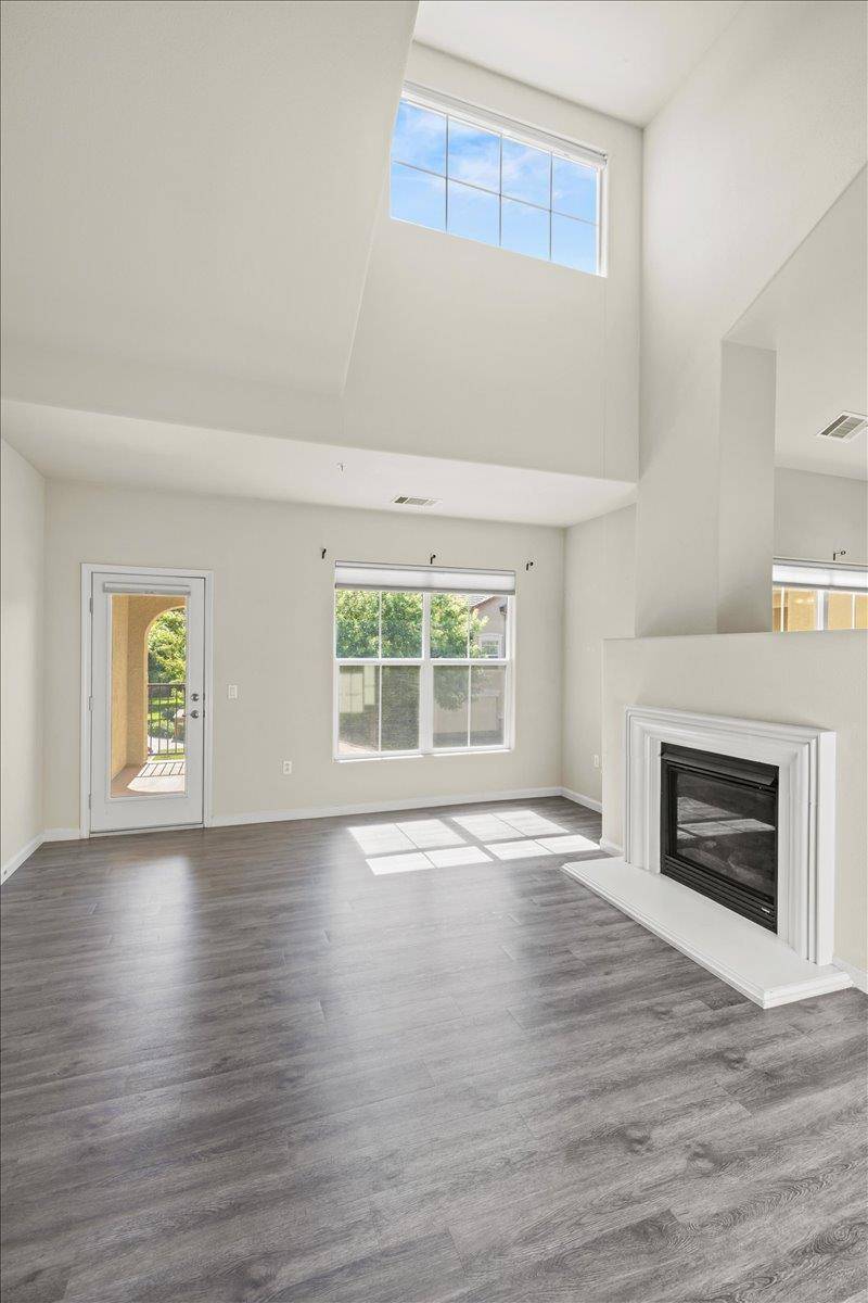 West Sacramento, CA 95691,2465 Genova ST #2