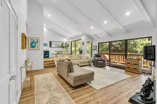 8911 Bluff LN, Fair Oaks, CA 95628
