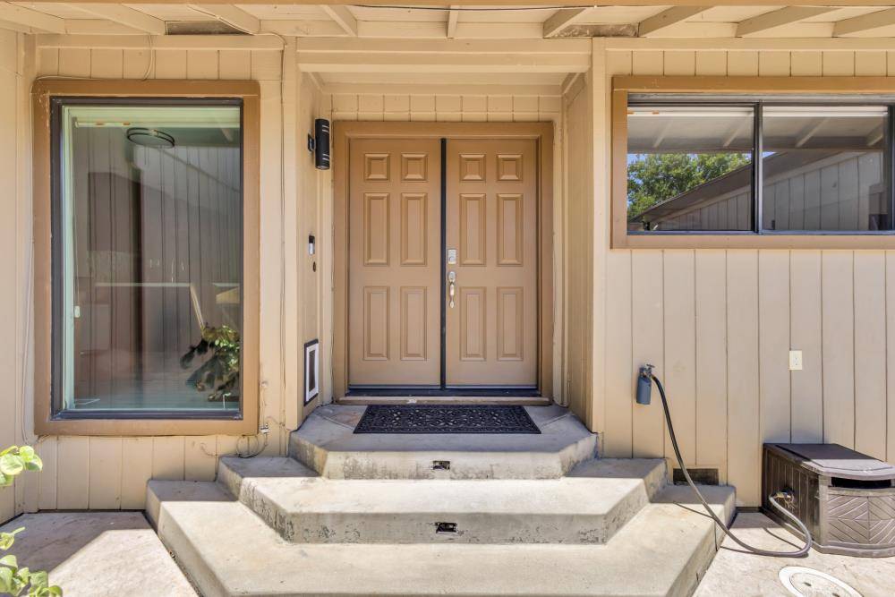 Fair Oaks, CA 95628,8911 Bluff LN