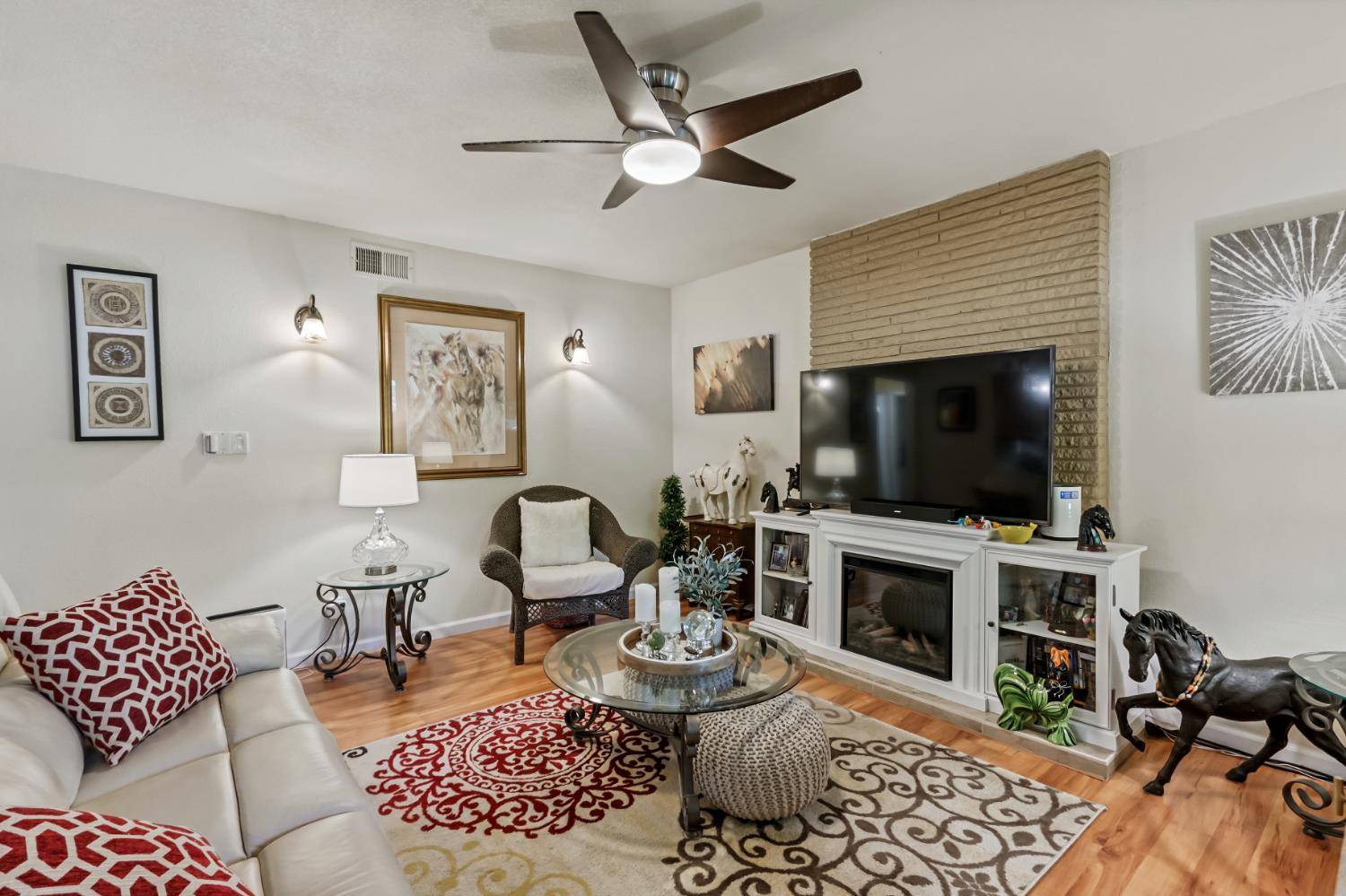 Sacramento, CA 95841,5136 Connecticut DR #1