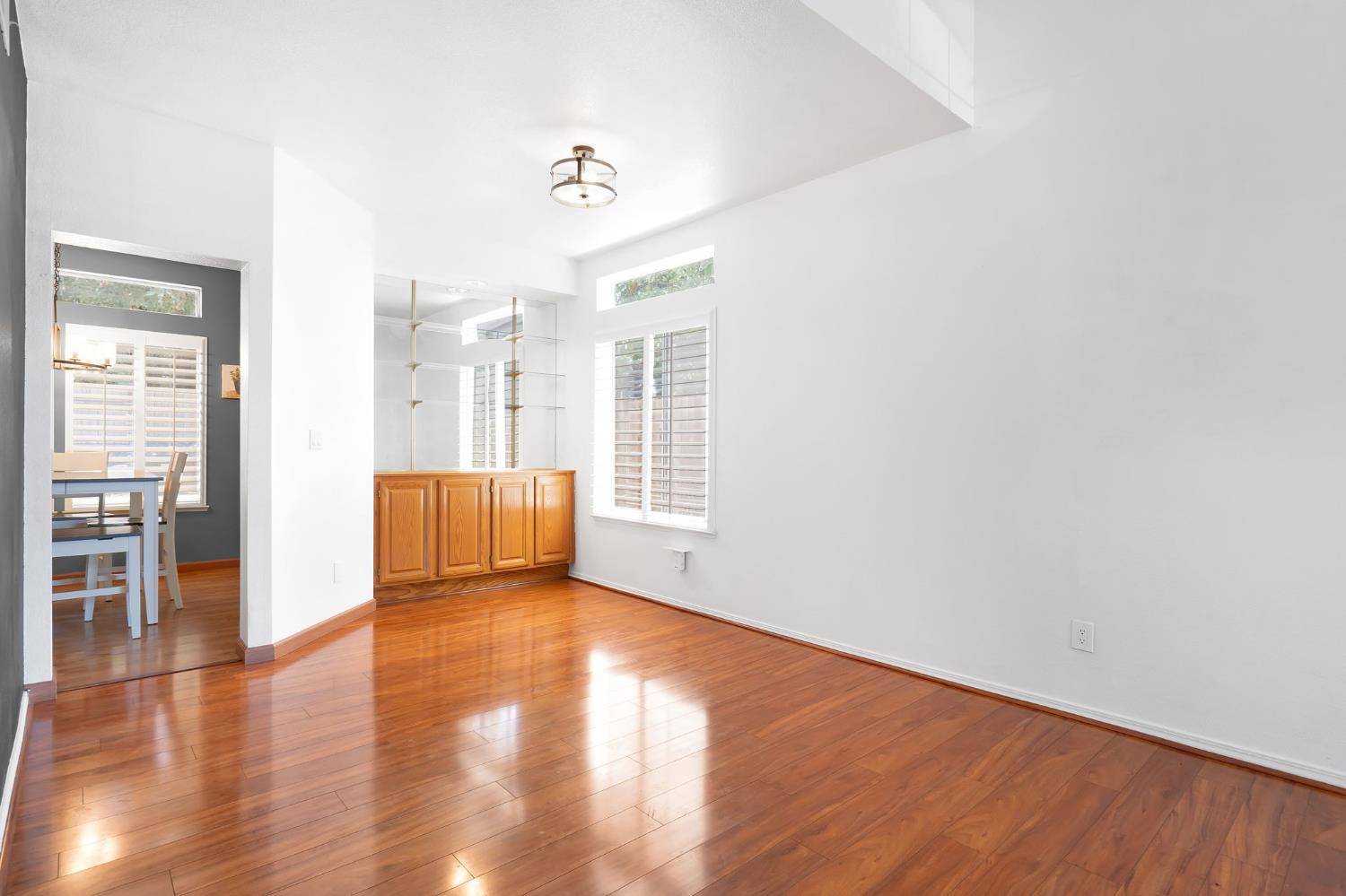 Sacramento, CA 95823,8675 Falmouth WAY