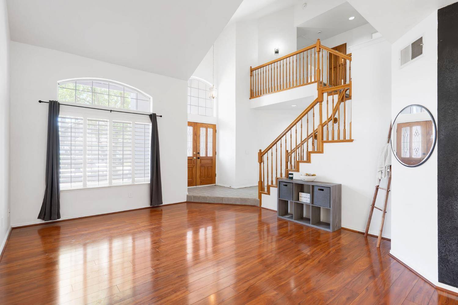 Sacramento, CA 95823,8675 Falmouth WAY