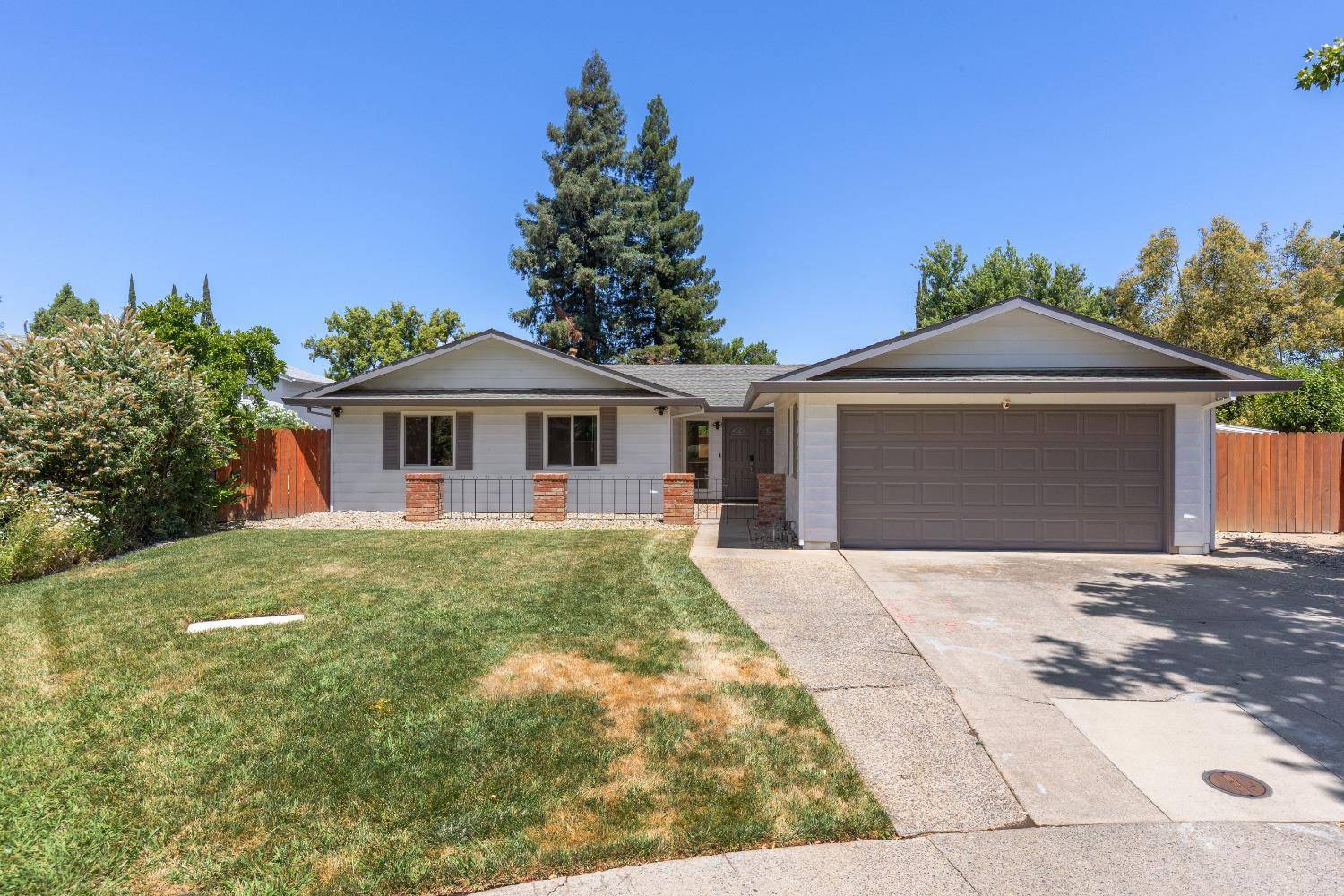 2537 Warrego WAY, Sacramento, CA 95826