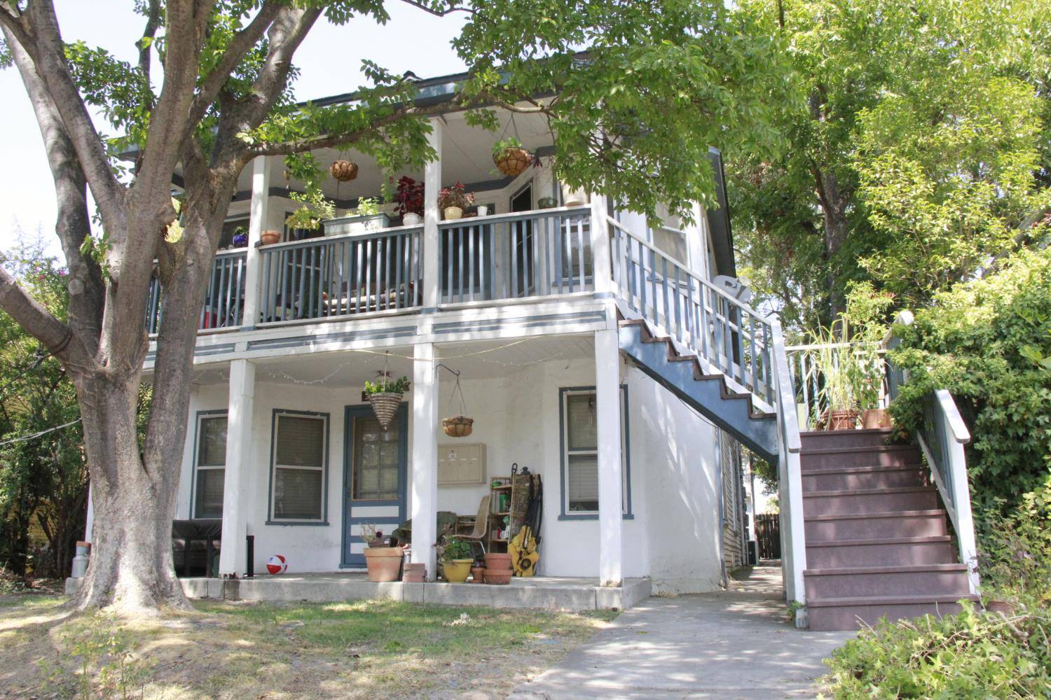 Sacramento, CA 95818,2143 2nd AVE #B
