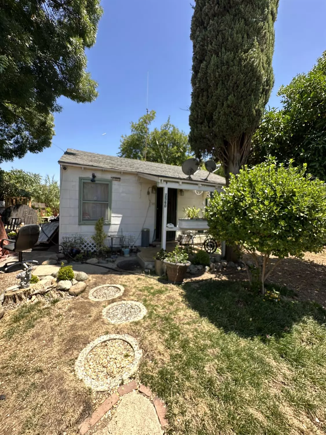 Sacramento, CA 95815,2560 Selma ST