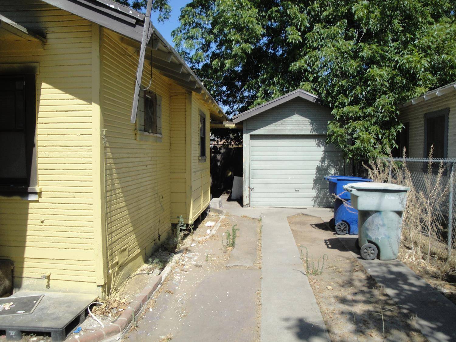 Fresno, CA 93702,1209 S 3rd ST