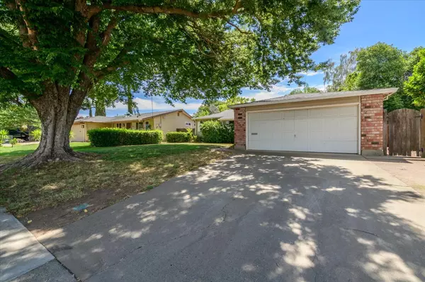 Sacramento, CA 95826,8564 La Riviera DR